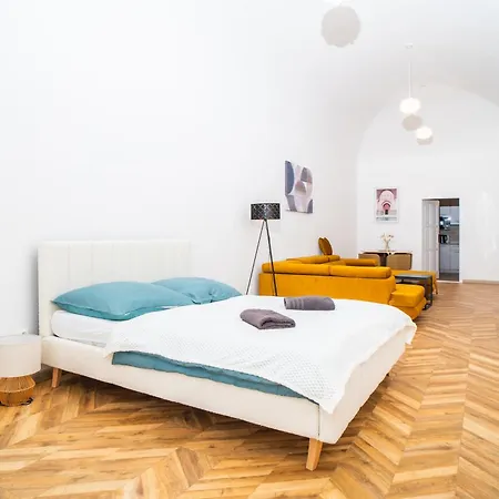 Luxapart Big 12people With Breakfast דירה