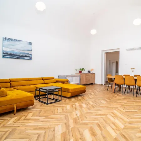 דירה Luxapart Big 12people With Breakfast