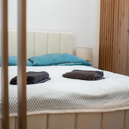 דירה Luxapart Big 12people With Breakfast *